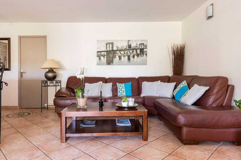 Cassis, Appartement 3 Chambres Avec Terrasse Luaran gambar