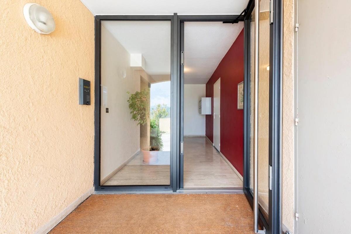 Cassis, Appartement 3 Chambres Avec Terrasse Luaran gambar